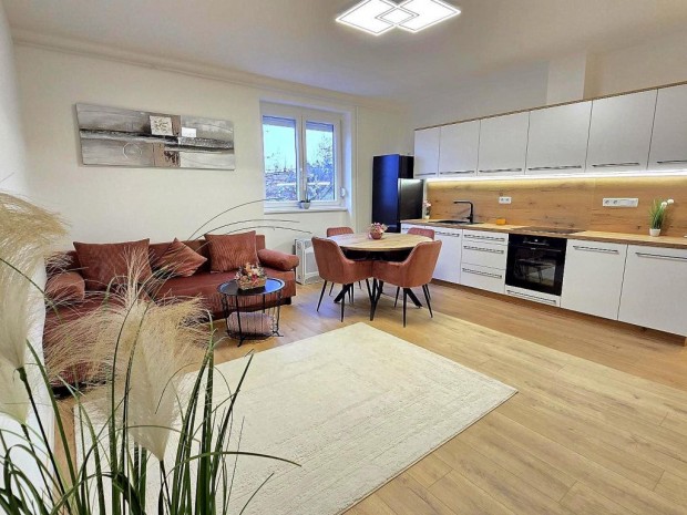 IV. Ker�let, Attila utca, 75 m2-es, t�rsash�zi lak�s, 4 szob�s