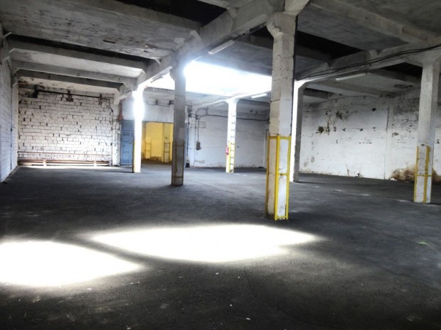 IV. Ker�let, Baross utca, 2000 m2-es, egy�b �zlethelyis�g, j� �llapot�