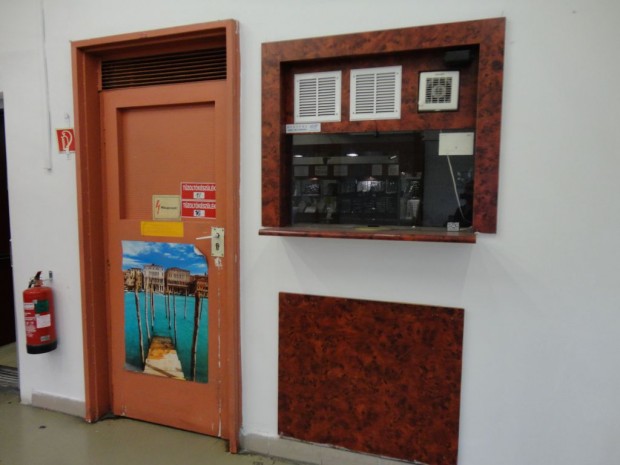 IV. Ker�let, Istv�n �t, 6 m2-es, �zlet �zleth�zban, �tlagos �llapot�