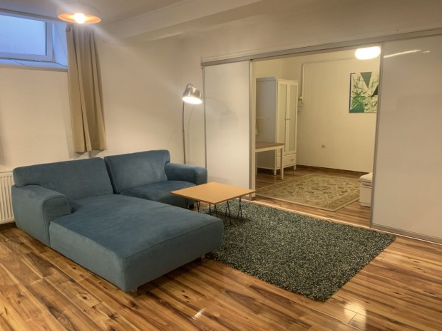 IX. Ker�let, Nagyv�rad t�r utca, 76 m2-es, t�rsash�zi lak�s, 3 szob�s