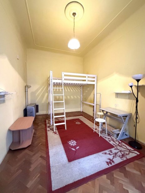 IX. Ker�let, �ll�i �t, 27 m2-es, t�rsash�zi lak�s, 1 szob�s, �tlagos