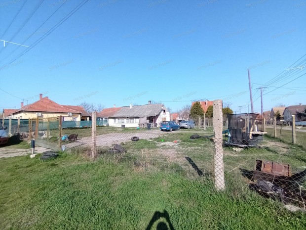 IZS�KI �P�T�SI TELEK ELAD�!