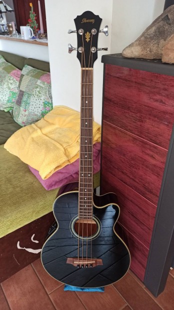 Ibanez AEB8E-BK Akusztikus basszusgitr