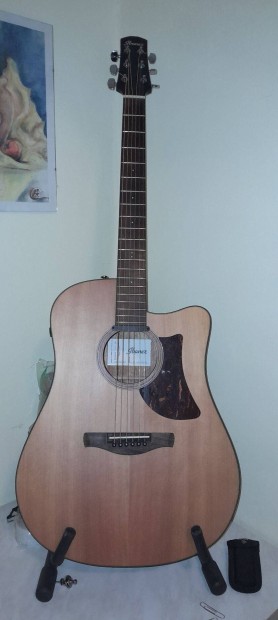 Ibanez elektroakusztikus gitár