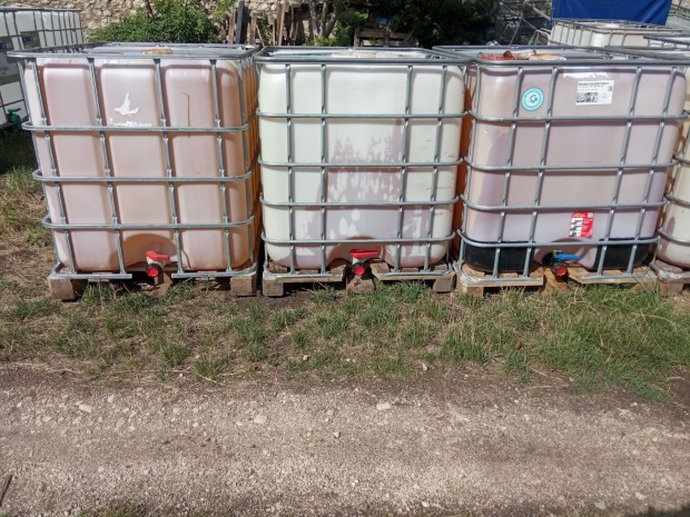 Ibc tartly 1000literes kpen lthat llapotban szinezk volt benne