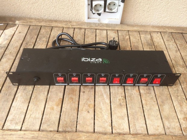 Ibiza Light Rackbe építhető 8 as Elosztó Újszerű!