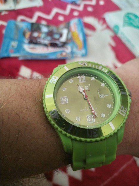 Ice-watch karra