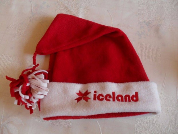 Iceland piros polr bojtos sapka kb. 4-8 vesnek