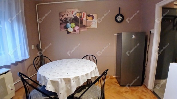 Ide csak k�lt�zni kell !Magasf�lszinti 1 szob�s lak�s Zalaegerszegen !