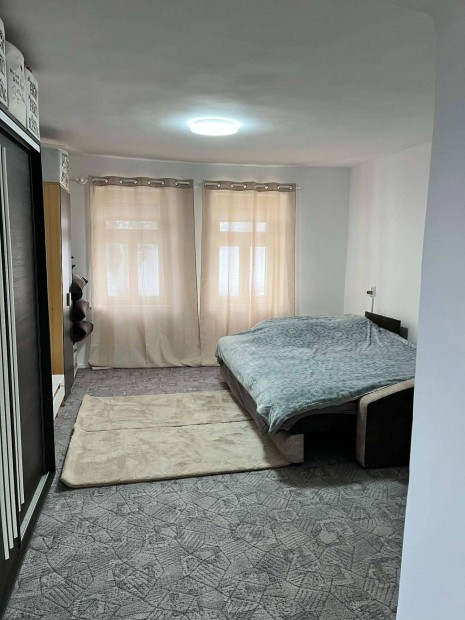 Idilli csal�di h�z Csan�dpalot�n