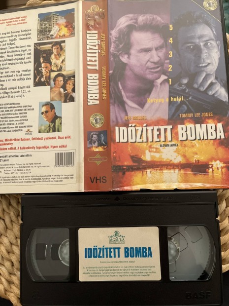 Idztett bomba vhs