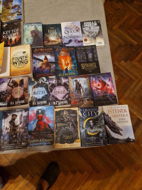 Ifjsgi irodalom, fantasy, sci-fi knyvek