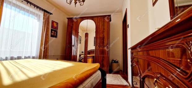 Igaz�n remek adotts�gokkal rendelkez� csal�di h�z Di�sgy�rben!