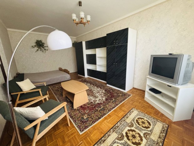 Igazi retro lak�s Kiad� Tatab�nya sz�v�ben