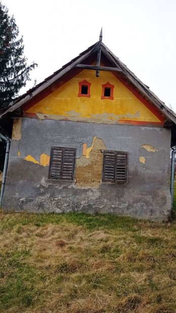 Igazi ritkasg! Zalakaros kzpontjhoz kzel, pratlan fekvs,