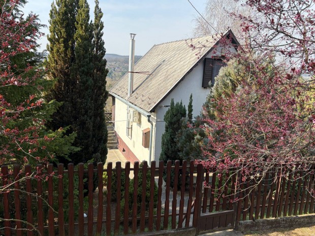 Igazi ritkas�g a piacon megk�m�lt, szeretett kis h�z 814 m telken