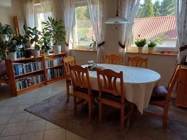 Ig�nyes, egy szintes csal�di h�z Csorn�n - ak�r k�t gener�ci�nak is!