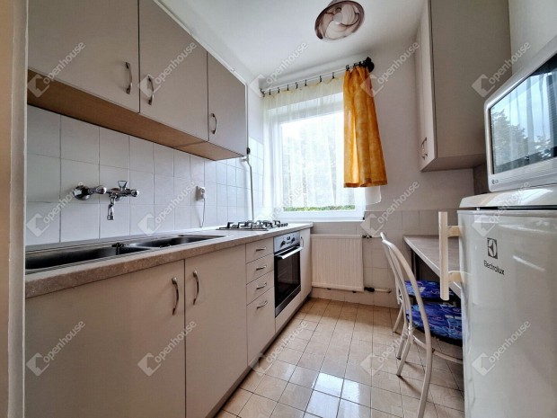 Ig�nyes alb�rlet kiad� Gy�r  N�dorv�rosban