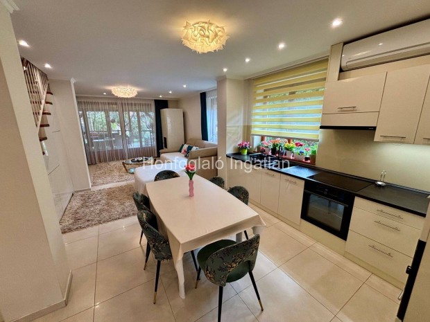 Ig�nyesen, mediterr�n st�lus� csal�di h�z, sok extr�val