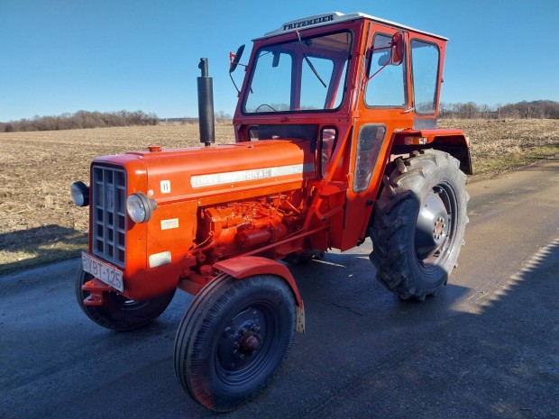 Ih 444 4 hengeres traktor mszakival International 