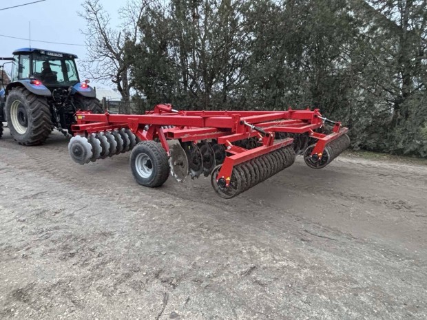 Ih 4 mteres V trcsa kgyrs hengerrel