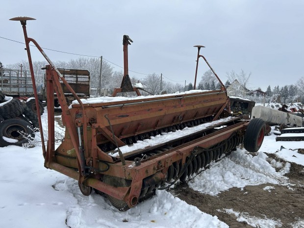 Ih 6200 gabonavet�g�p vet�g�p