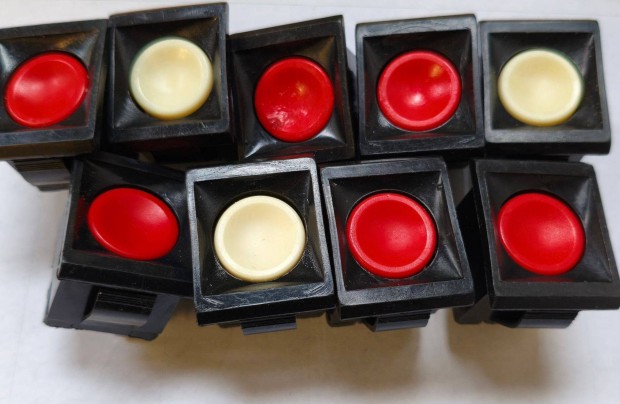 Ikarus 200 �j m�szerfali n�gysz�g nyom�gomb piros feh�r