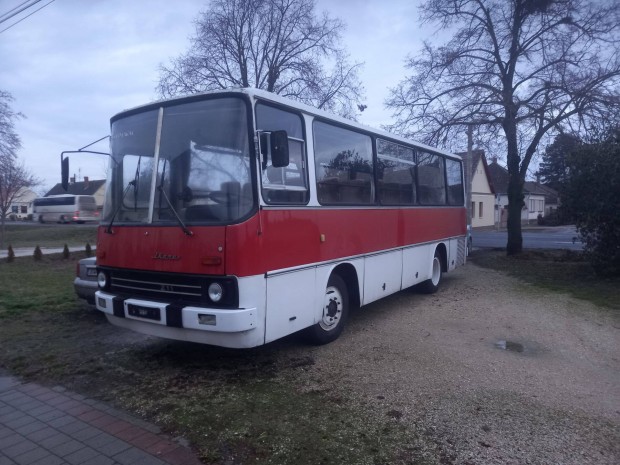 Ikarus 211 elad�