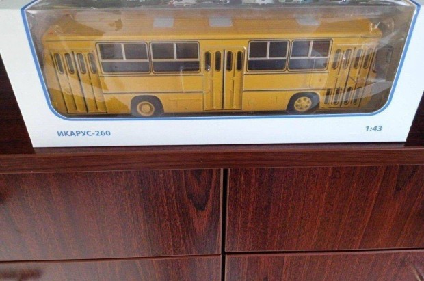 Ikarus 260 "Szovjet Autobusz" kisbusz modell 1/43 Elad