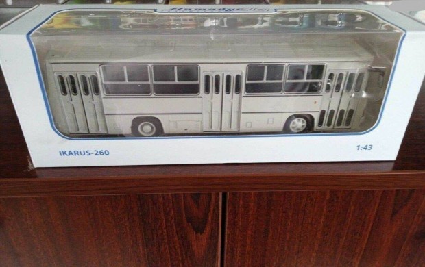 Ikarus 260 rancos ajtos "Szovjet Autobusz" kisbusz modell 1/43 Elad