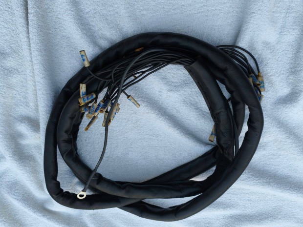 Ikarus 280 csukl�s �j csukl� k�belk�teg jobb oldali