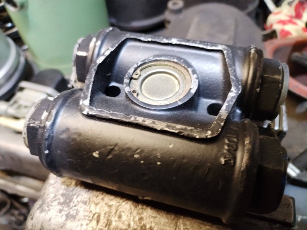 Ikarus busz Knorr-Bremze 4 k�r�s v�d�szelep