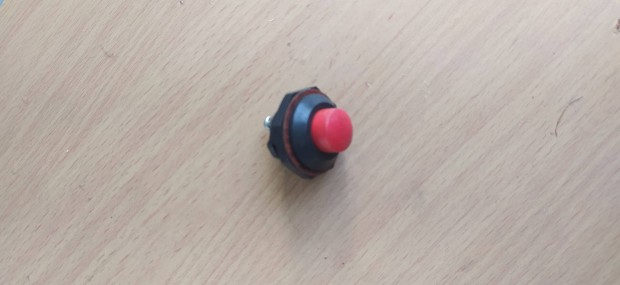 Ikarus busz ind�t� �nind�t� nyom�gomb �j