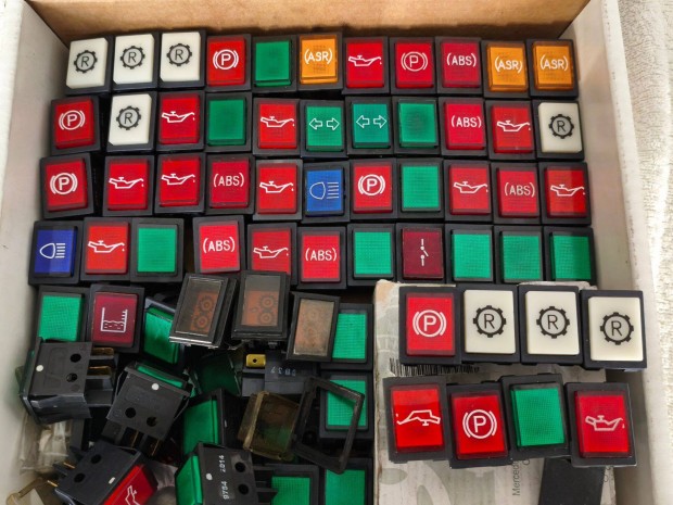 Ikarus busz visszajelz� l�mp�k kontroll l�mp�k �j 24V