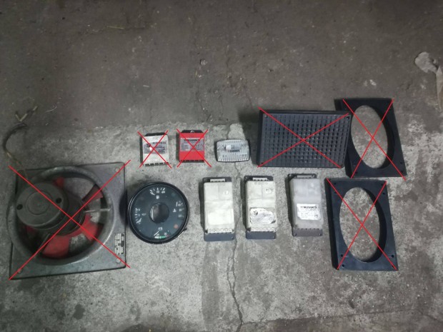 Ikarus megmaradt elektromos alkatrészek