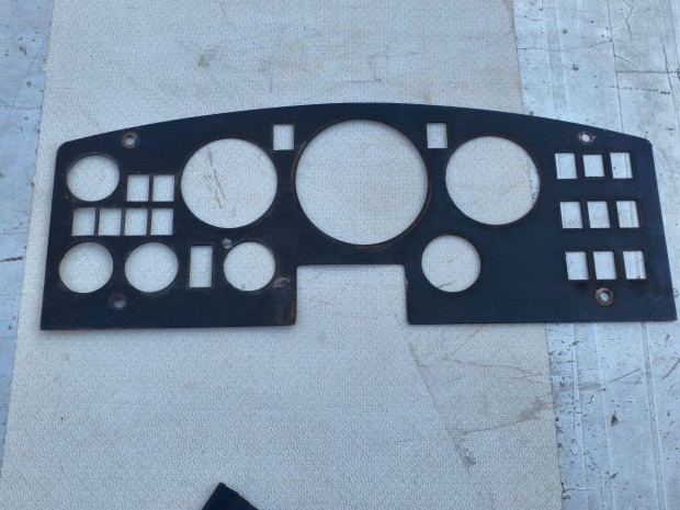 Ikarus m�szerfal panel jobb k�z�ps� bal oldal 400 t�pus