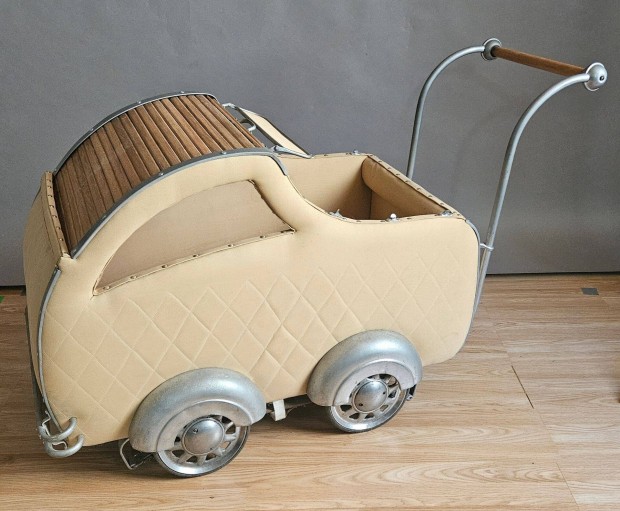 Ikarus retro babakocsi