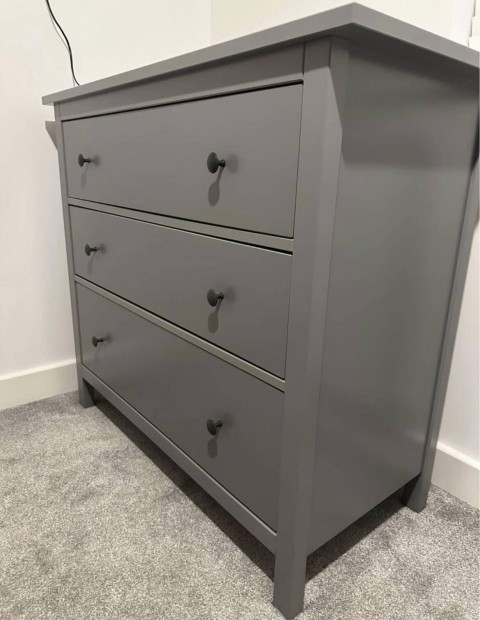 Ikea Hemnes 3 fikos szrke komd