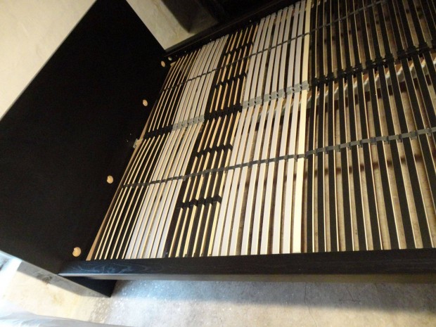 Ikea Malm ágy 180x200 ágyrácsokkal