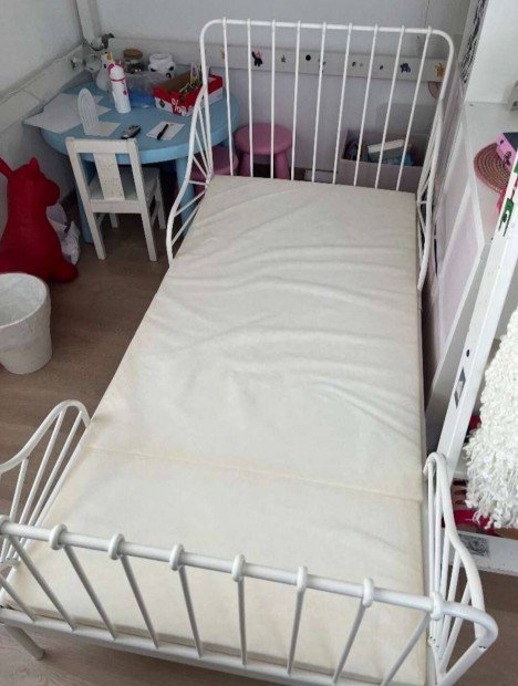 Ikea Minnen hosszabbítható gyerekágy matraccal