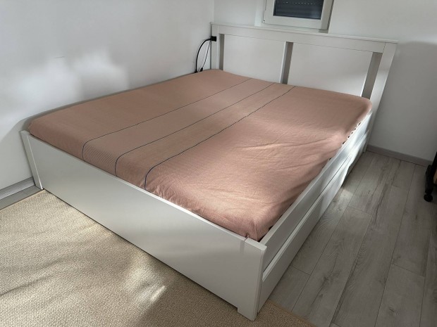 Ikea Songesand ágy matraccal, ágyráccsal, 4 tárolódobozzal