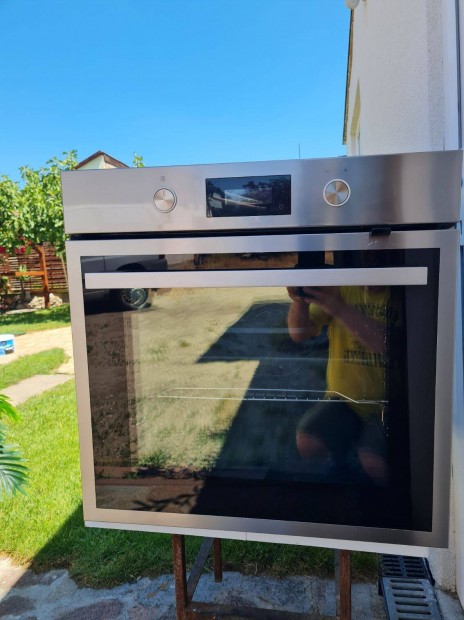 Ikea-Whirlpool A+ inox kijelzős multifunkciós beépíthető önálló sütő