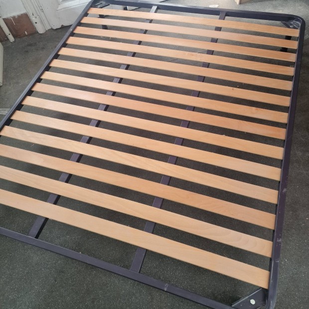 Ikea ágykeret Újszerü állapotban!
