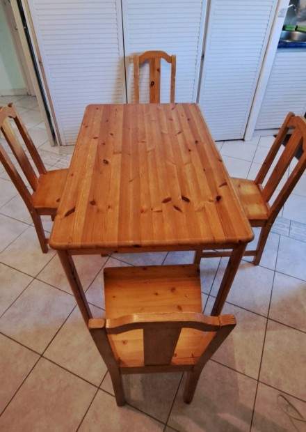 Ikea asztal 4 szkkel