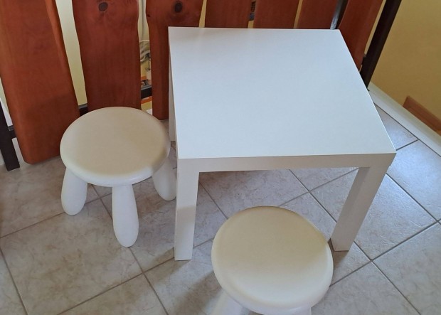 Ikea asztal + szkek