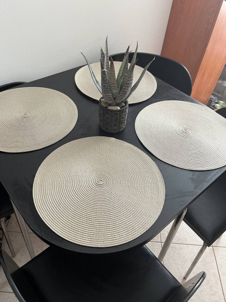 Ikea fusion asztal szkekkel