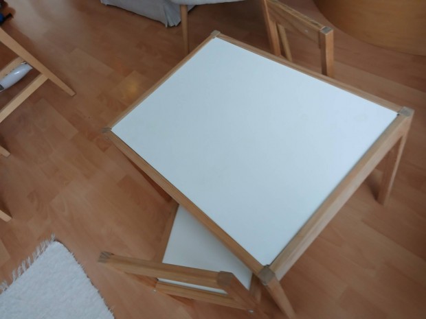Ikea gyerek asztal