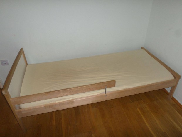 Ikea gyerekgy matraccal 70x160 cm