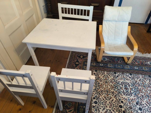 Ikea gyerekbútor asztal két szék fotel pad