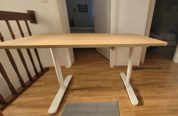 Ikea rasztal, Bekant lb, Tommaryd lap, 130x70cm